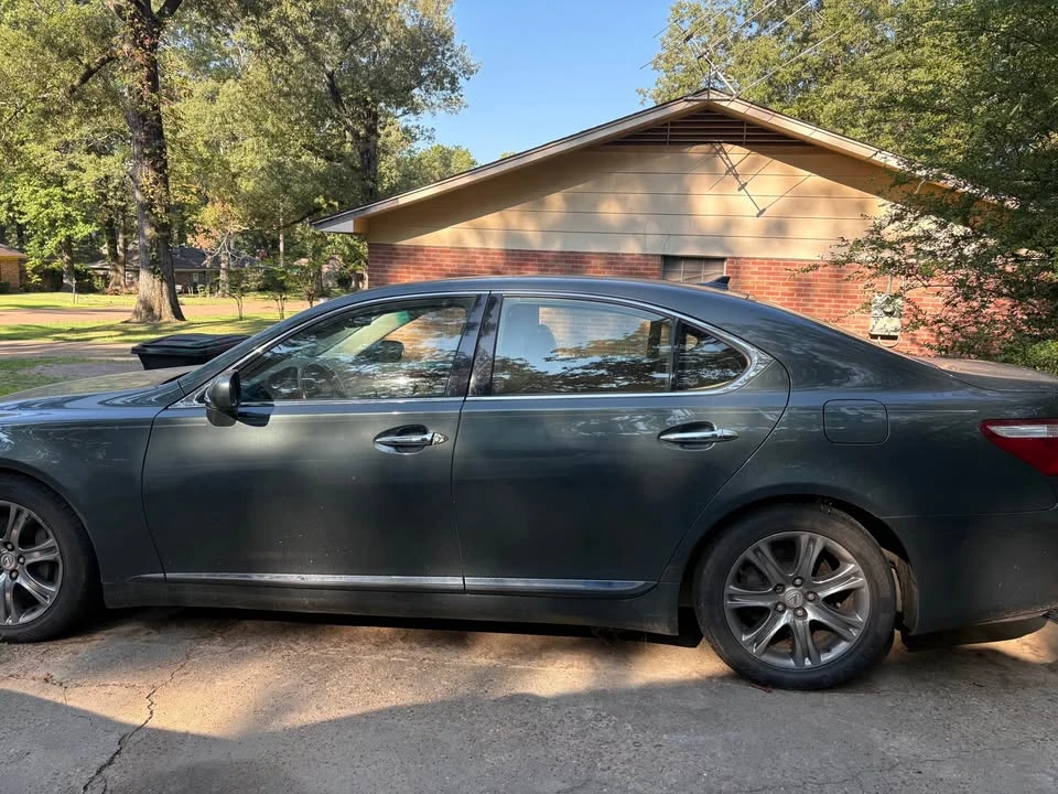 2009 Lexus LS 4th Gen - Image 2 of 2
