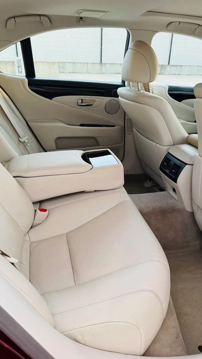 2009 Lexus LS 4th Gen - Image 10 of 15