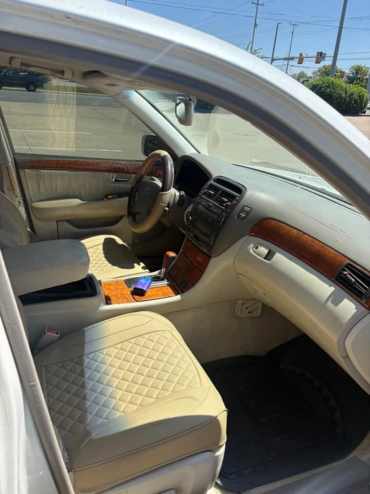2009 Lexus LS 4th Gen - Image 5 of 8