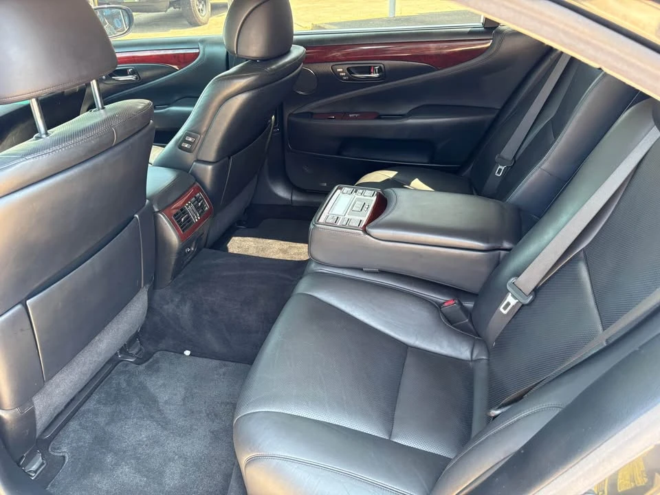 2009 Lexus LS 4th Gen - Image 10 of 16