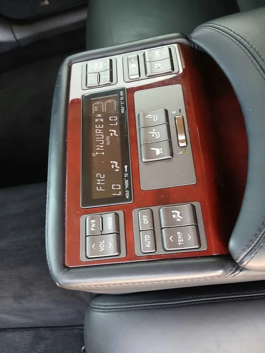 2009 Lexus LS 4th Gen - Image 18 of 20