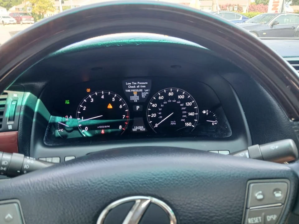 2009 Lexus LS 4th Gen - Image 11 of 20