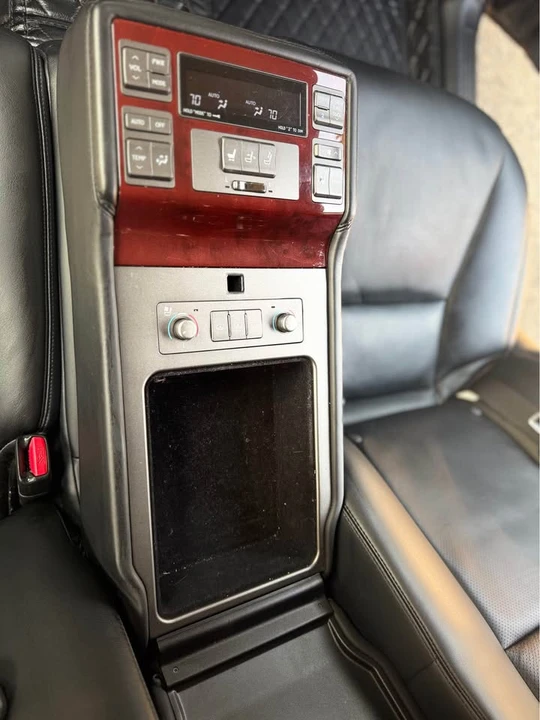 2009 Lexus LS 4th Gen - Image 9 of 20