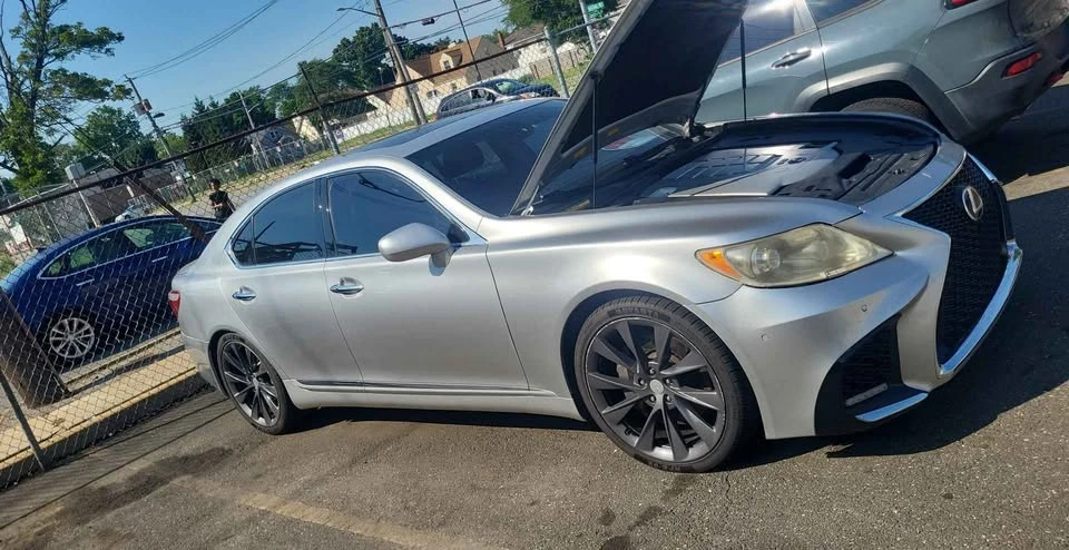 2009 Lexus LS 4th Gen - Image 2 of 4