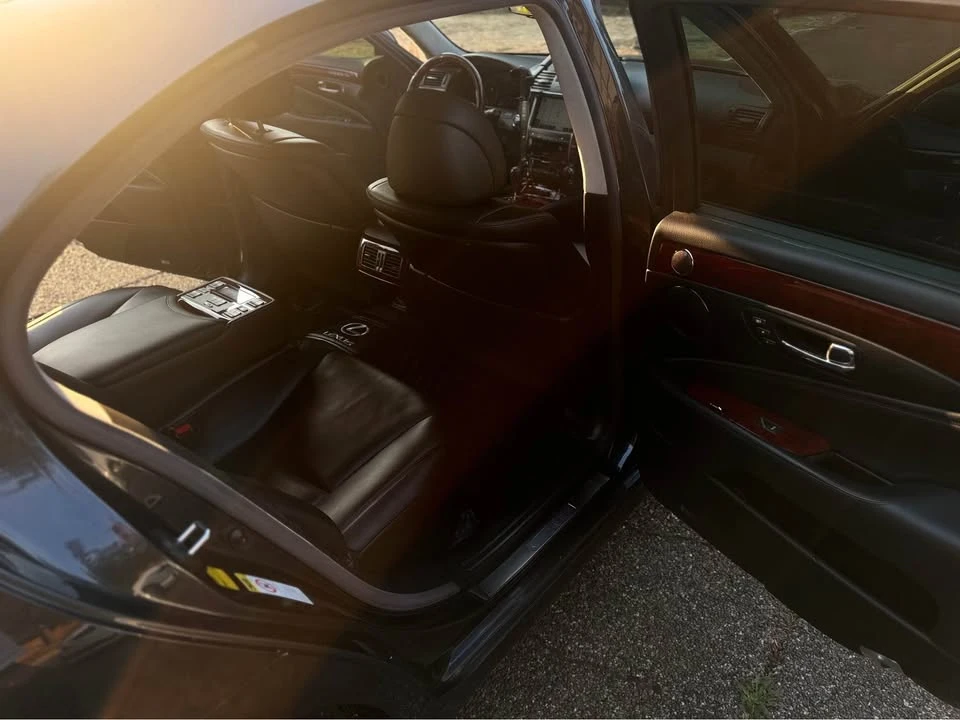 2009 Lexus LS 4th Gen - Image 8 of 20