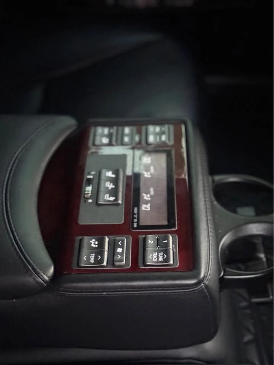 2009 Lexus LS 4th Gen - Image 19 of 20