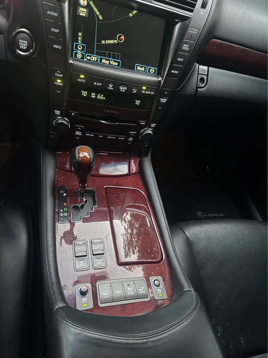 2009 Lexus LS 4th Gen - Image 18 of 20