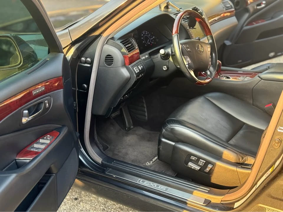 2009 Lexus LS 4th Gen - Image 13 of 20
