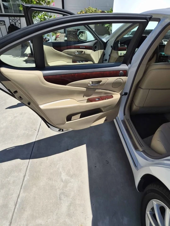 2009 Lexus LS 4th Gen - Image 8 of 20