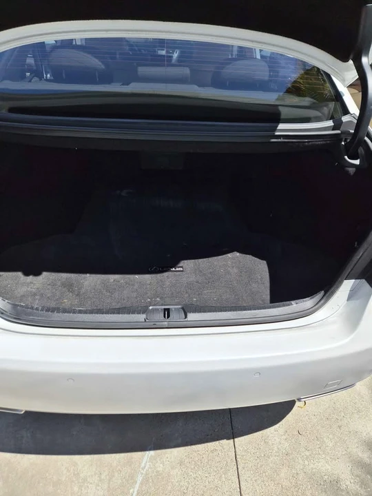 2009 Lexus LS 4th Gen - Image 10 of 20