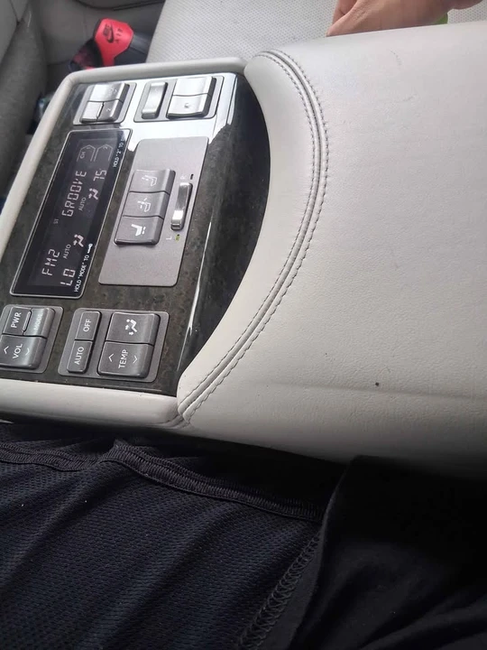 2009 Lexus LS 4th Gen - Image 12 of 14