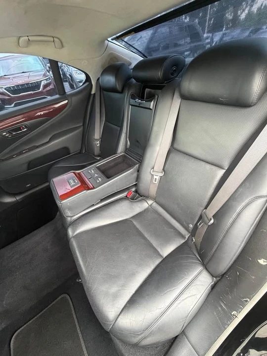 2009 Lexus LS 4th Gen - Image 11 of 17