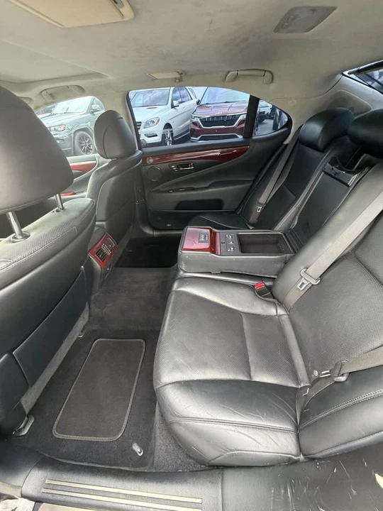 2009 Lexus LS 4th Gen - Image 8 of 17