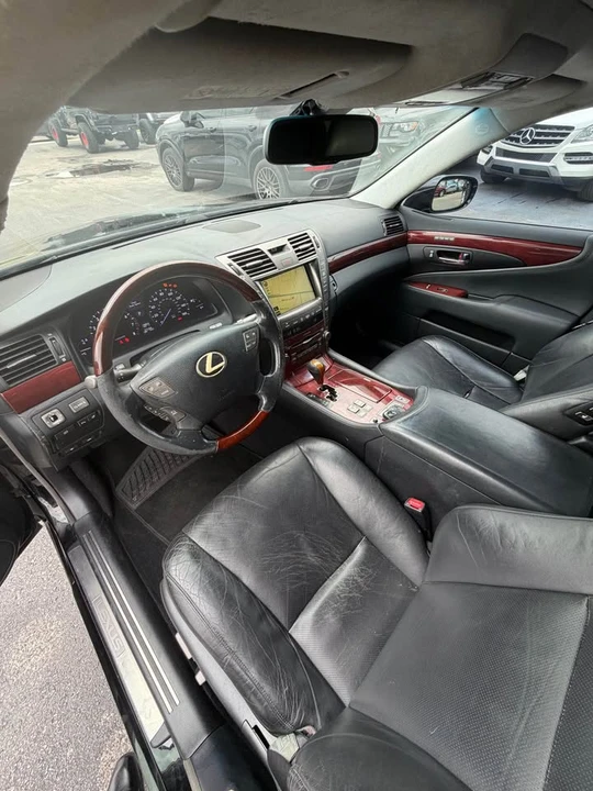 2009 Lexus LS 4th Gen - Image 15 of 17