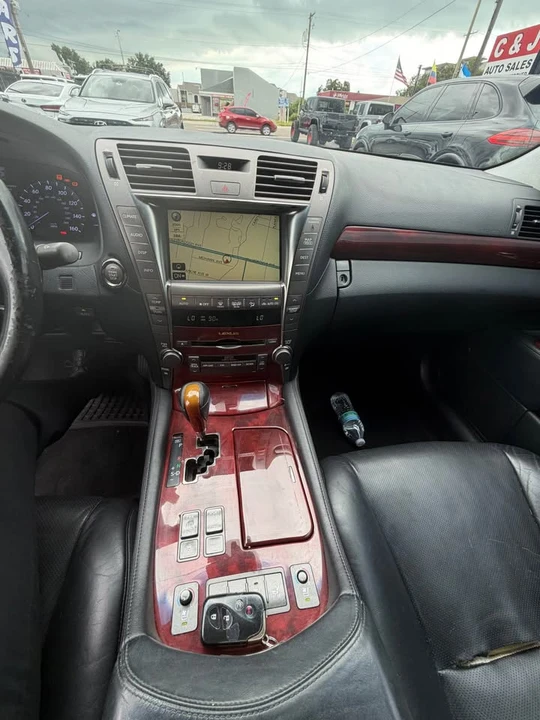 2009 Lexus LS 4th Gen - Image 13 of 17