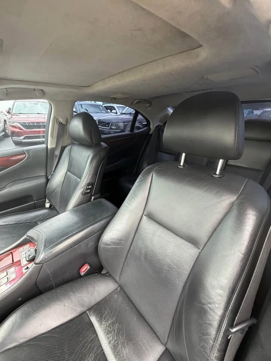 2009 Lexus LS 4th Gen - Image 12 of 17