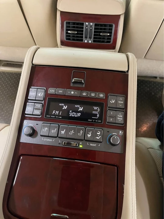 2009 Lexus LS 4th Gen - Image 16 of 20