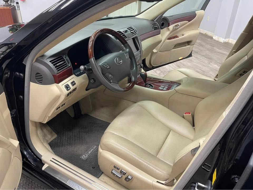 2009 Lexus LS 4th Gen - Image 10 of 20