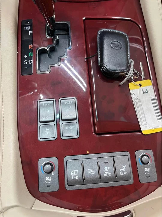 2009 Lexus LS 4th Gen - Image 17 of 20