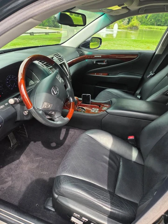 2009 Lexus LS 4th Gen - Image 11 of 14