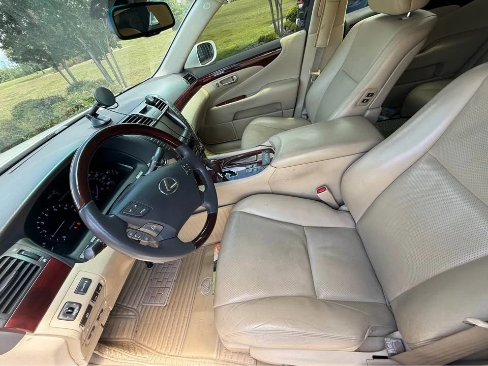 2009 Lexus LS 4th Gen - Image 14 of 20