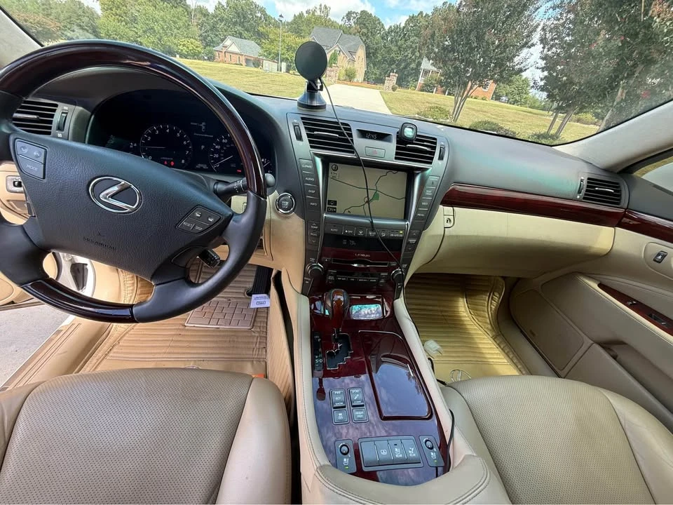 2009 Lexus LS 4th Gen - Image 17 of 20