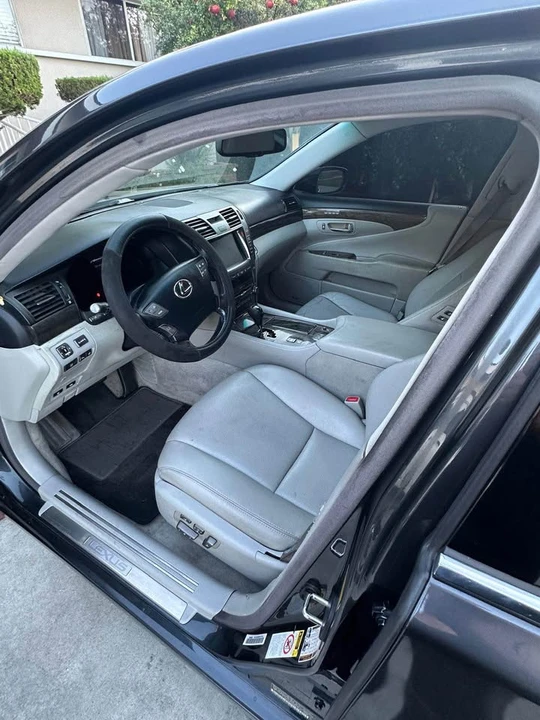 2009 Lexus LS 4th Gen - Image 10 of 15