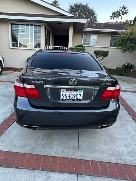 2009 Lexus LS 4th Gen - Image 4 of 15