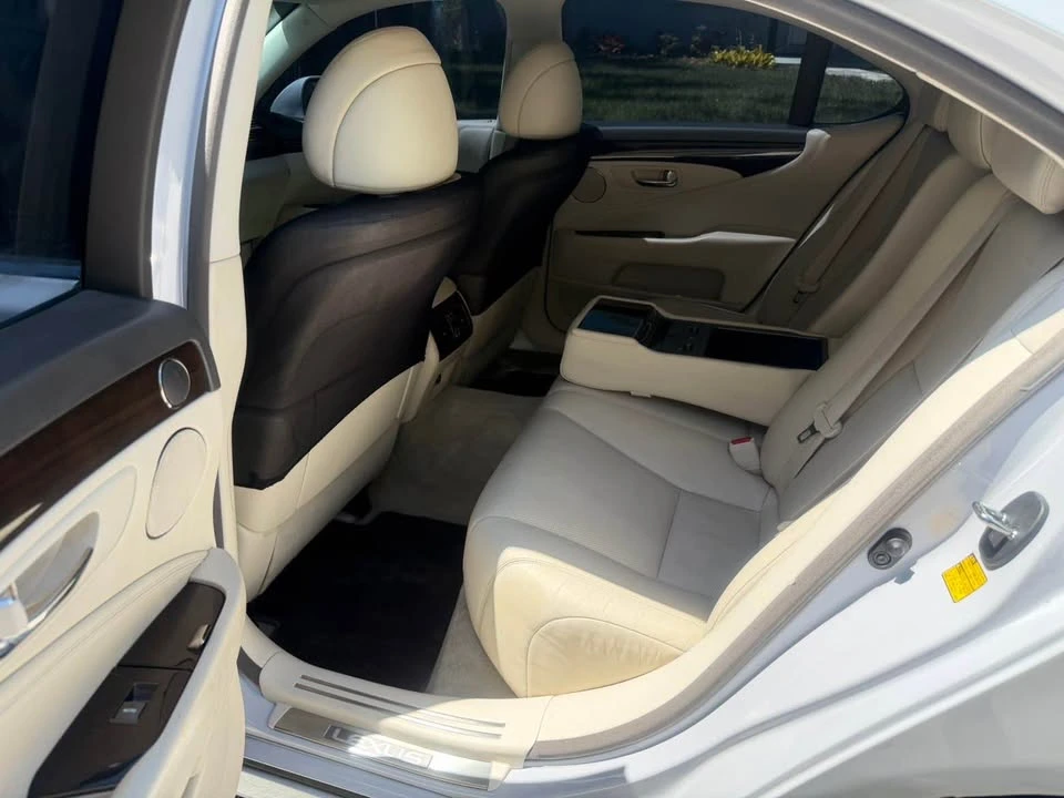 2009 Lexus LS 4th Gen - Image 5 of 10