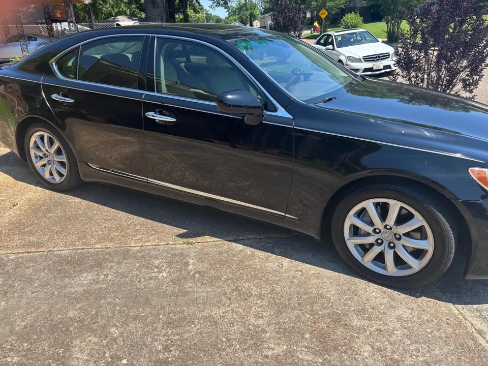 2009 Lexus LS 4th Gen - Image 2 of 2