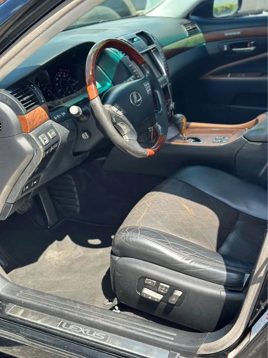 2009 Lexus LS 4th Gen - Image 9 of 17