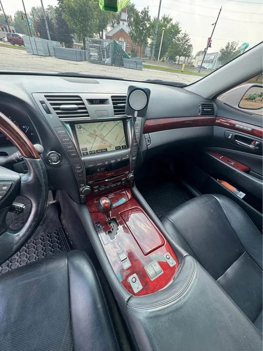 2009 Lexus LS 4th Gen - Image 9 of 12