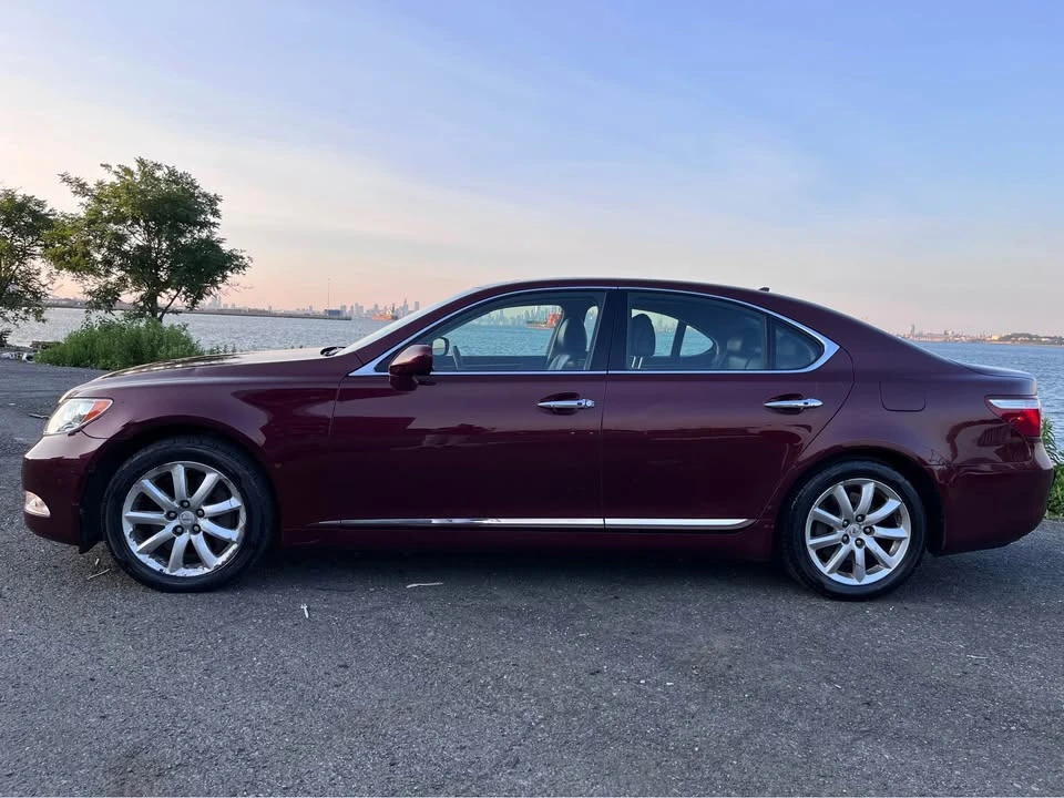 2009 Lexus LS 4th Gen - Image 5 of 20