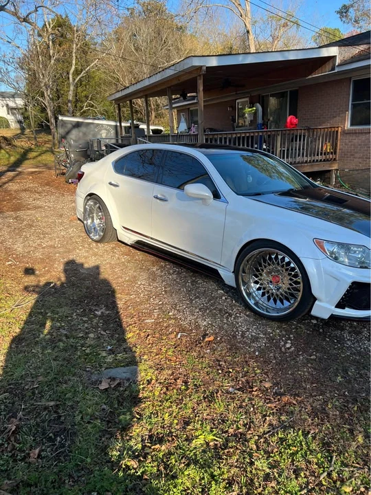 2009 Lexus LS 4th Gen - Image 5 of 12