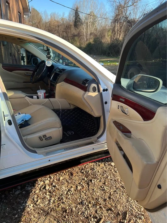 2009 Lexus LS 4th Gen - Image 11 of 12