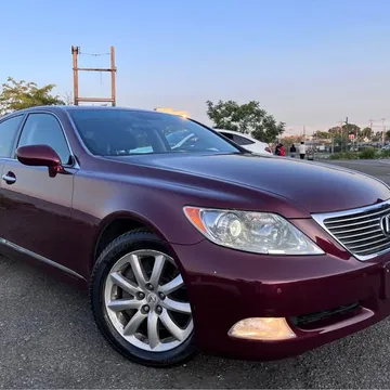 2009 Lexus LS 460 Sedan 4D