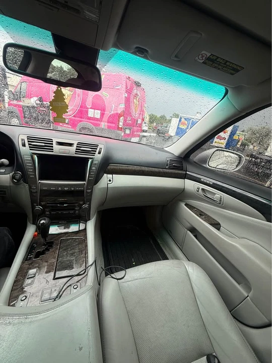 2009 Lexus LS 4th Gen - Image 11 of 12