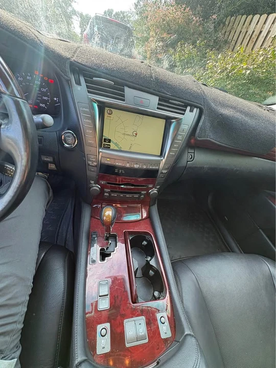 2009 Lexus LS 4th Gen - Image 7 of 9