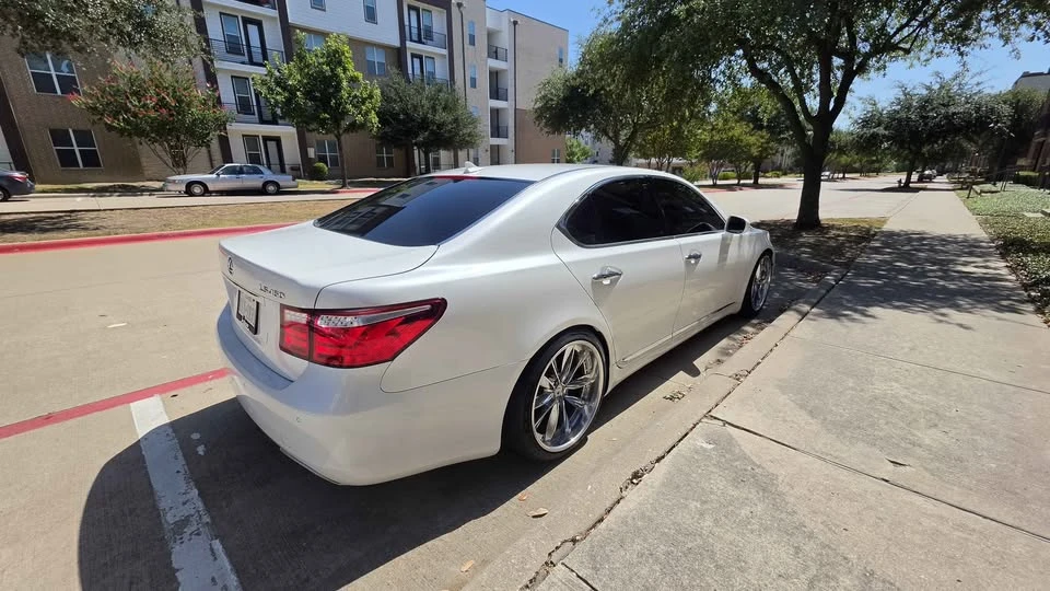 2009 Lexus LS 4th Gen - Image 2 of 5