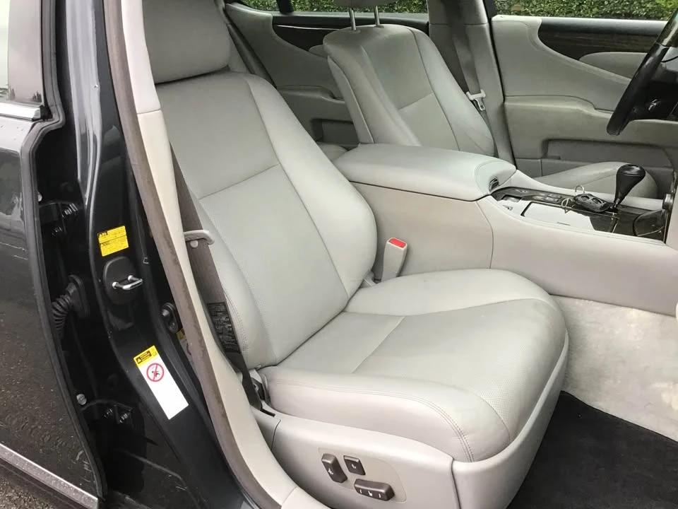 2009 Lexus LS 4th Gen - Image 11 of 19