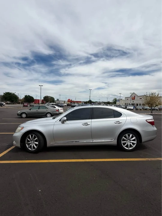 2009 Lexus LS 4th Gen - Image 7 of 19