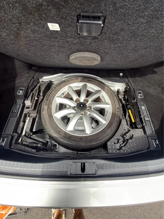 2009 Lexus LS 4th Gen - Image 10 of 19