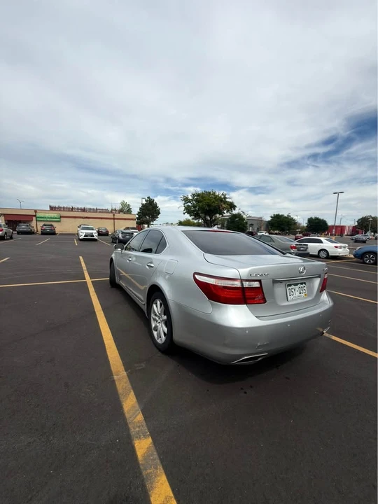 2009 Lexus LS 4th Gen - Image 5 of 19