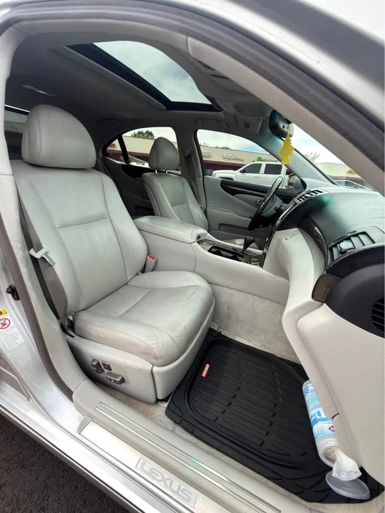 2009 Lexus LS 4th Gen - Image 18 of 19