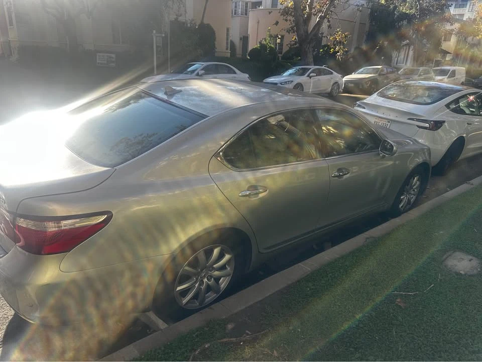 2009 Lexus LS 4th Gen - Image 2 of 2