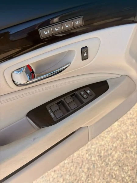 2009 Lexus LS 4th Gen - Image 11 of 20