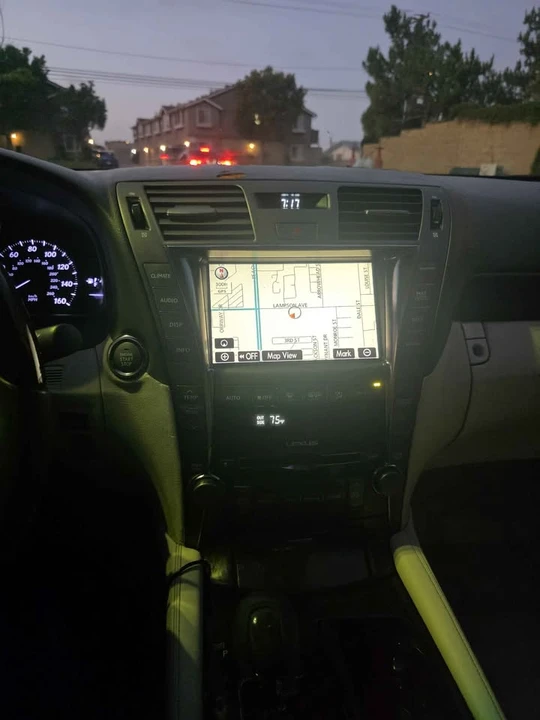 2009 Lexus LS 4th Gen - Image 9 of 20