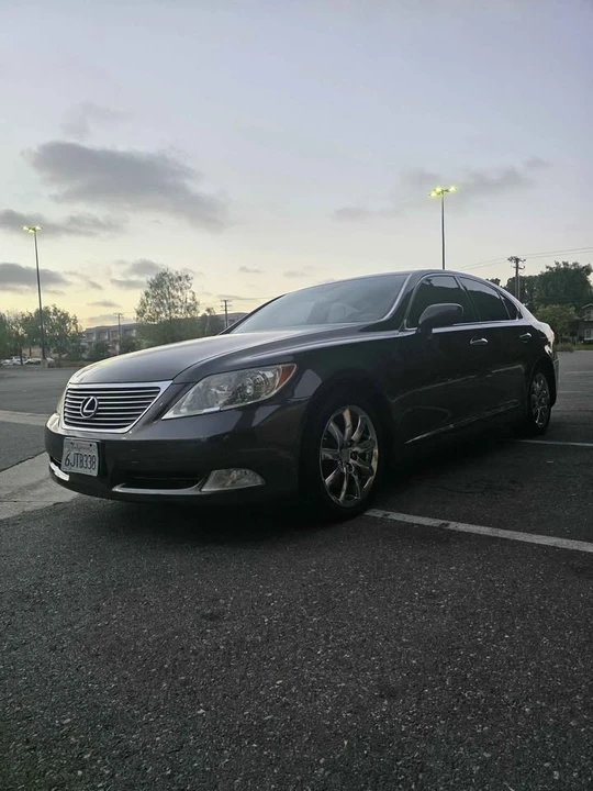 2009 Lexus LS 4th Gen - Image 2 of 20