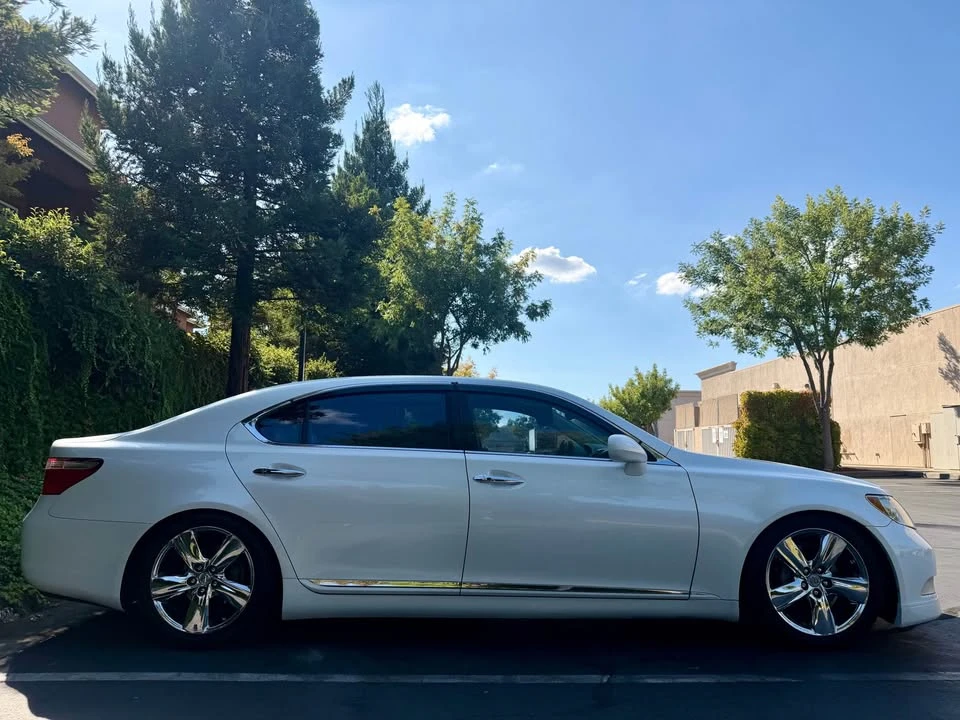 2009 Lexus LS 4th Gen - Image 2 of 14