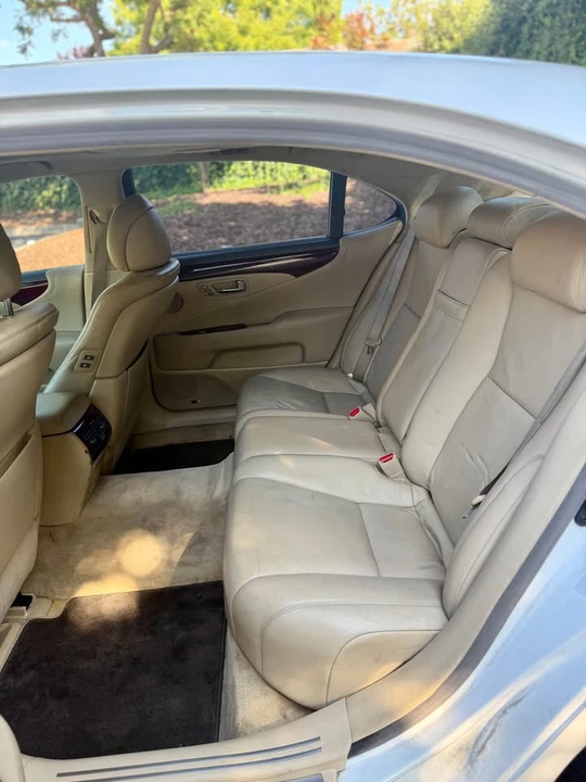 2009 Lexus LS 4th Gen - Image 11 of 14